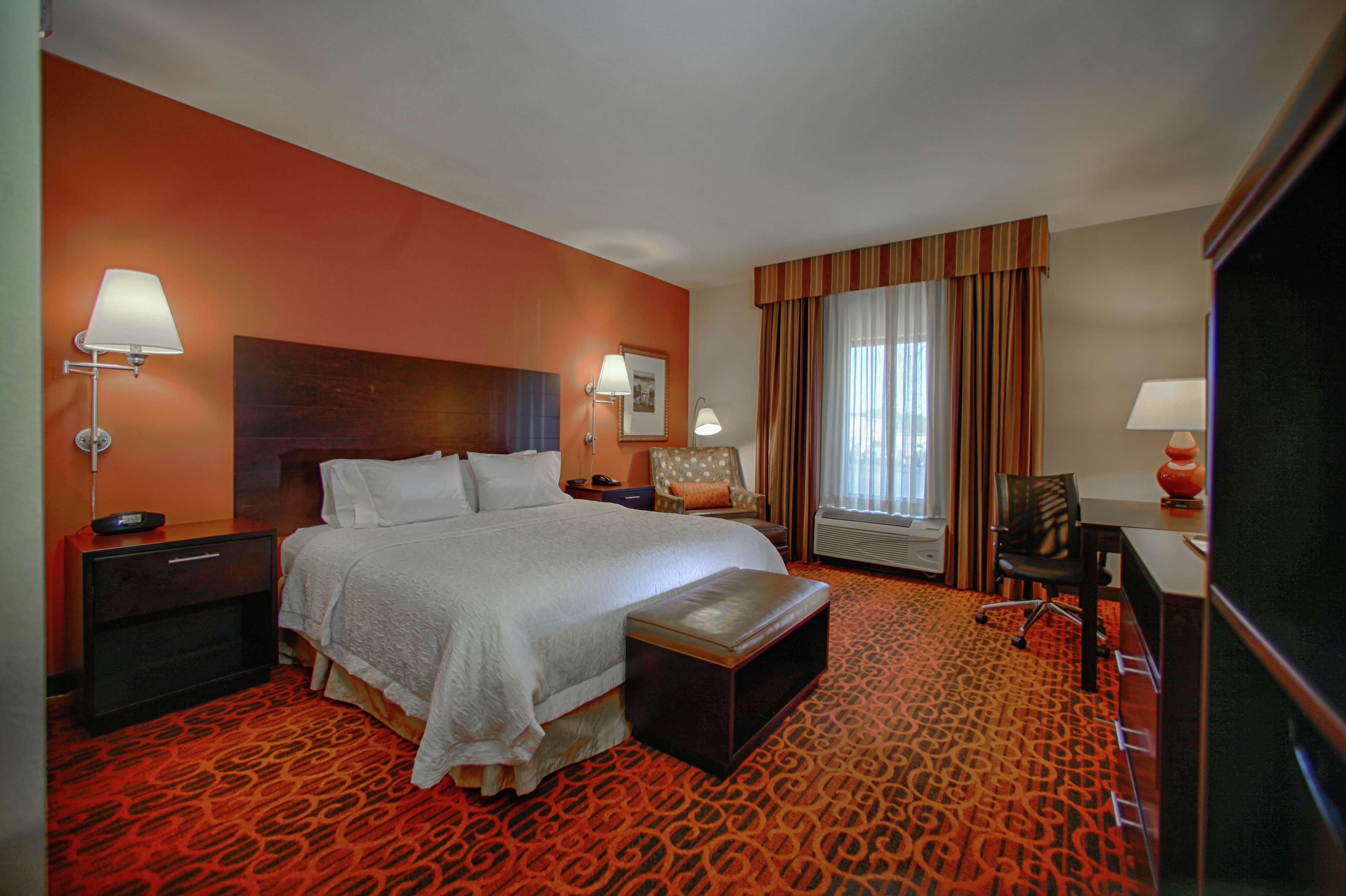 Hampton Inn Atlanta-Canton Exterior photo