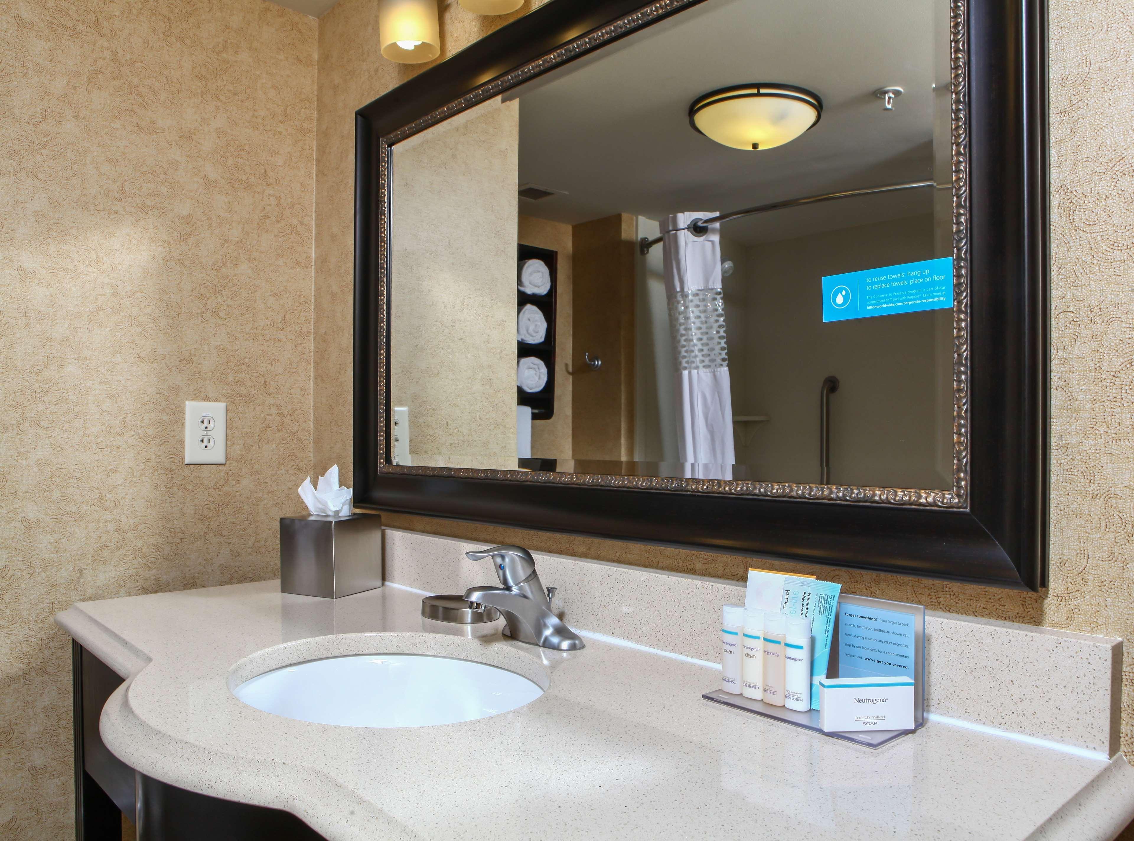 Hampton Inn Atlanta-Canton Exterior photo